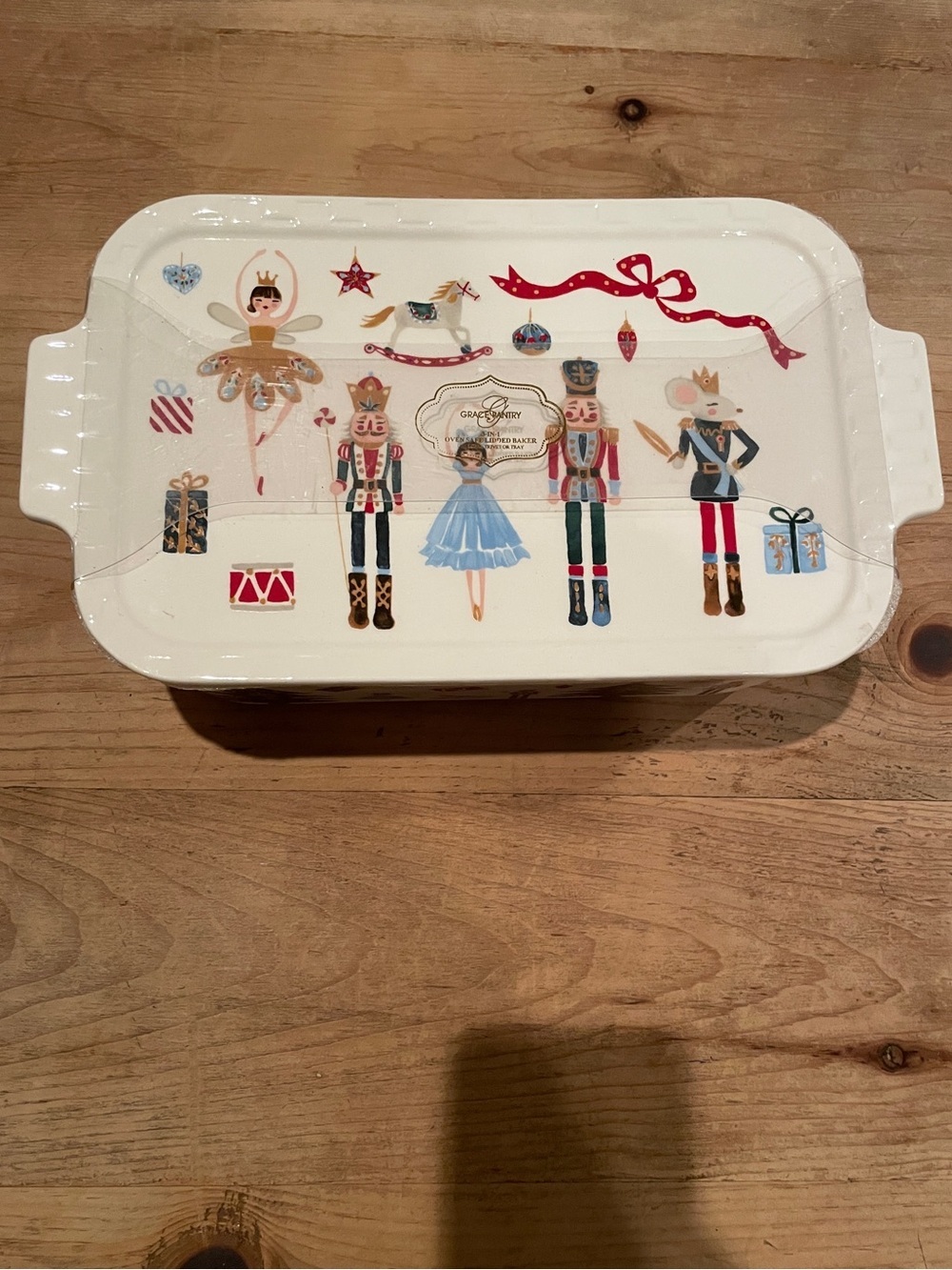 NWT Grace Pantry Lidded Baker Tray Oven Safe Festive Holiday Trivet